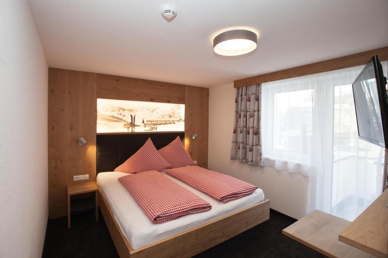 Bed and Breakfast Haus Kuechelspitz Ischgl Esterno foto